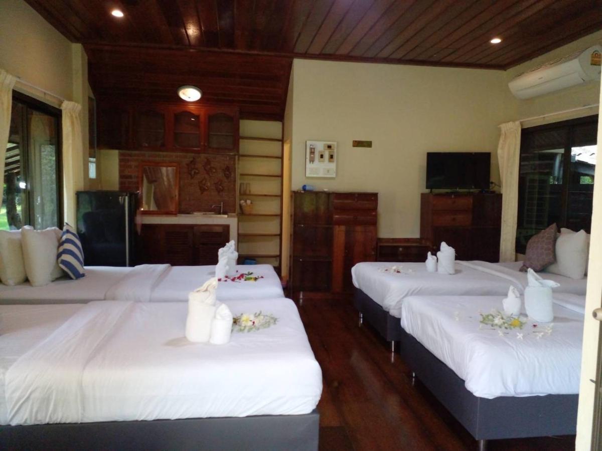 Baansuanleelawadee Resort Амфава Екстериор снимка