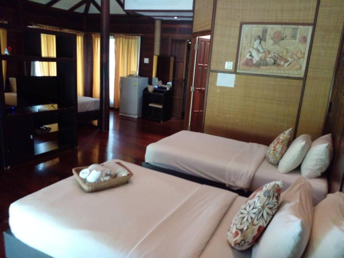 Baansuanleelawadee Resort Амфава Екстериор снимка