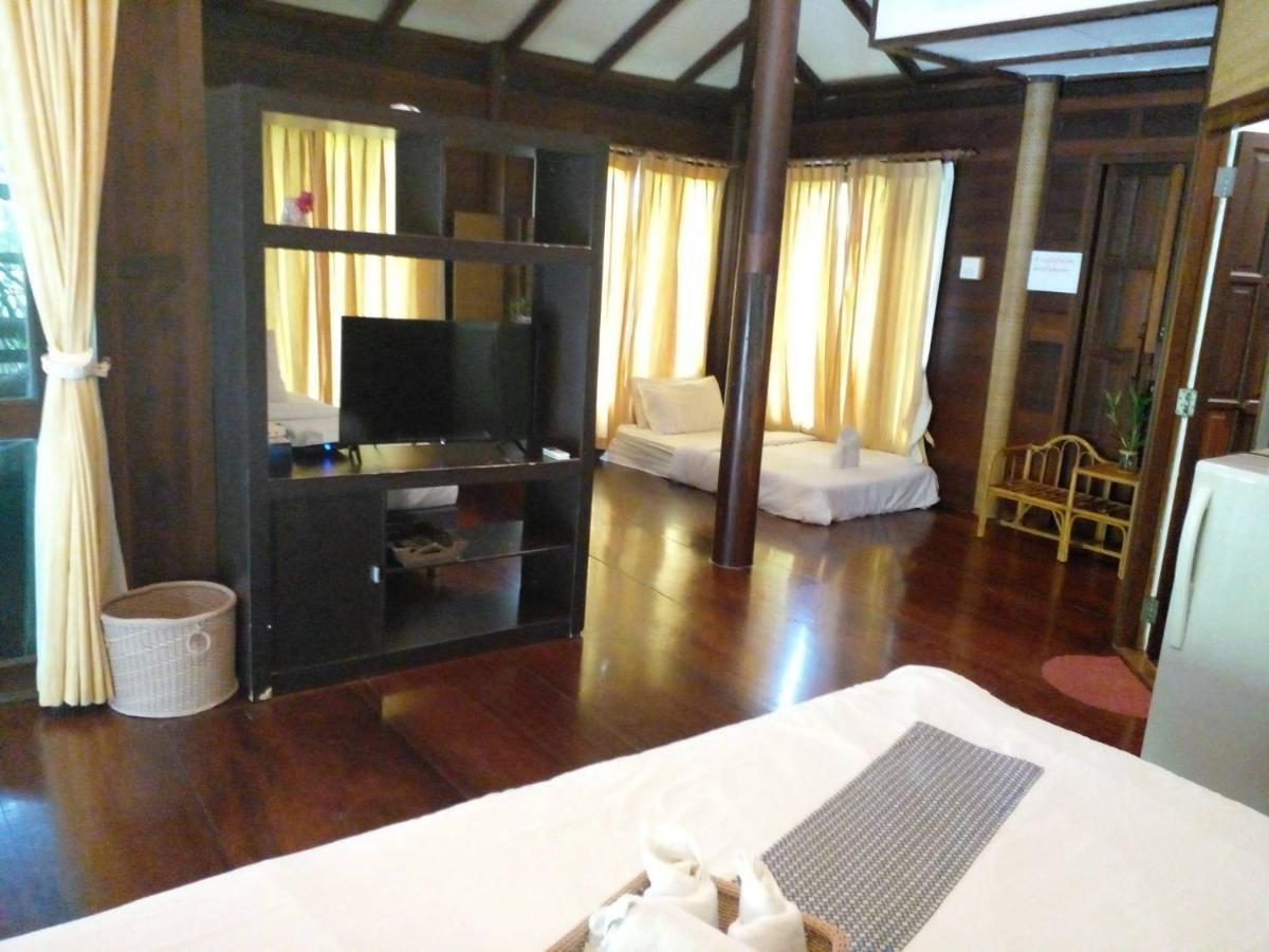 Baansuanleelawadee Resort Амфава Екстериор снимка