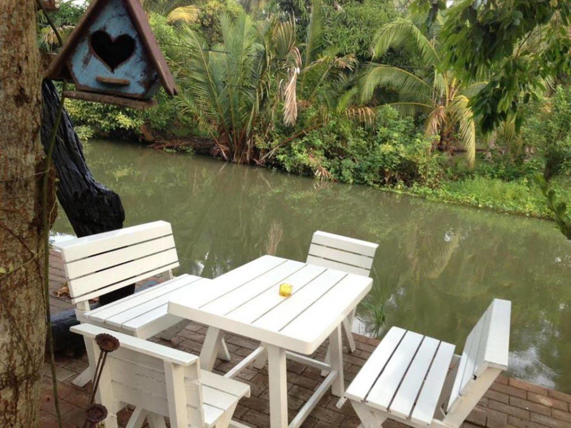 Baansuanleelawadee Resort Амфава Екстериор снимка